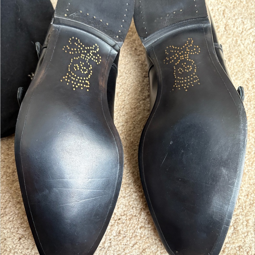 Barker Black Men’s dress shoe! Never worn and in perfect condition. Size 9.